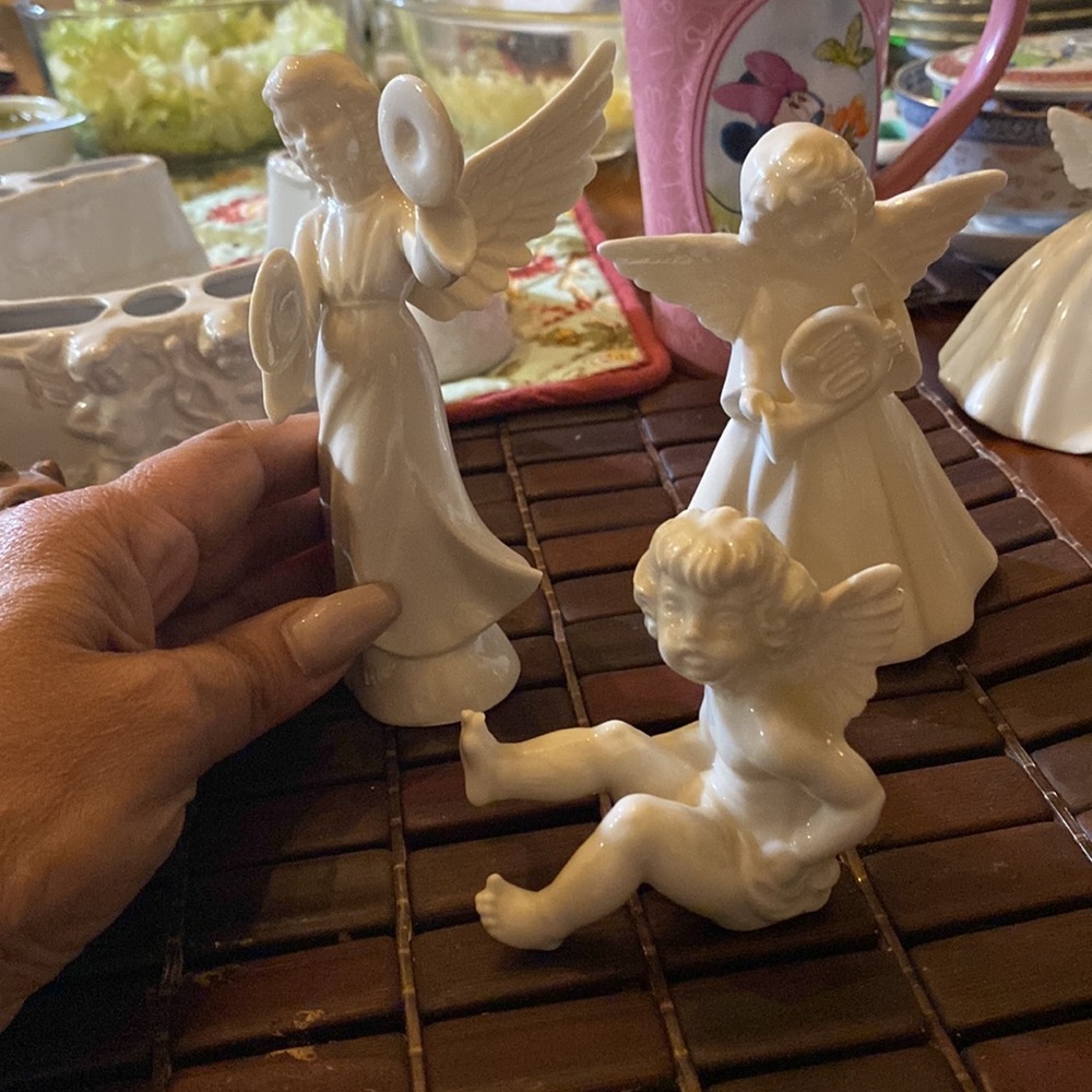 Vintage, selling as a group of angles Dresden, Midwest Japan, and flower holders - Picture 15 of 15